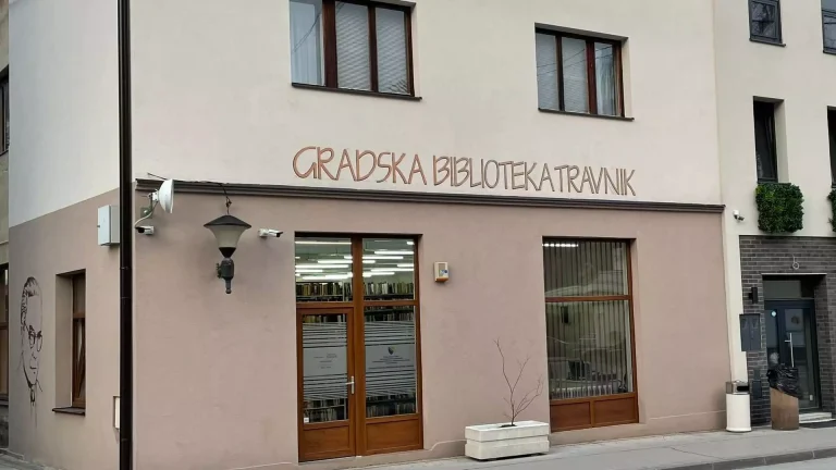 Gradska-Biblioteka-Travnik