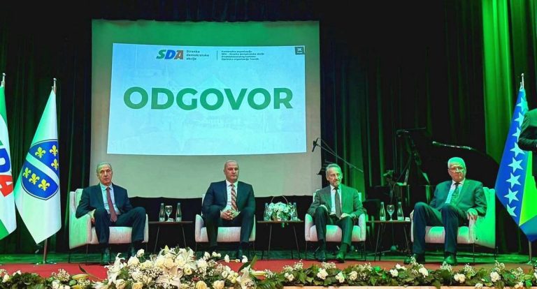 IZETBEGOVIC U TRAVNIKU 1