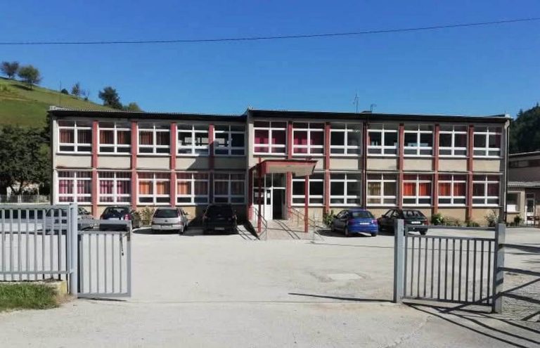 Osnovna škola Musa Cazim Catić Trenica zaposljava nastavnike hemije i fizike
