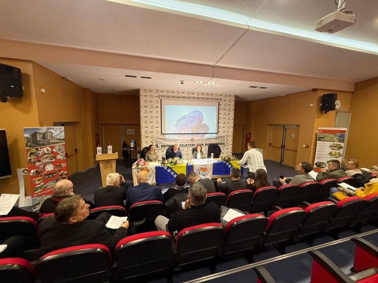 SINDIKAT OSNOVNOG OBRAZOVANJA SBK  U Travniku odrzana velika sjednica Skupstine Fokus na digitalizaciji i zastiti prava radnika (1)